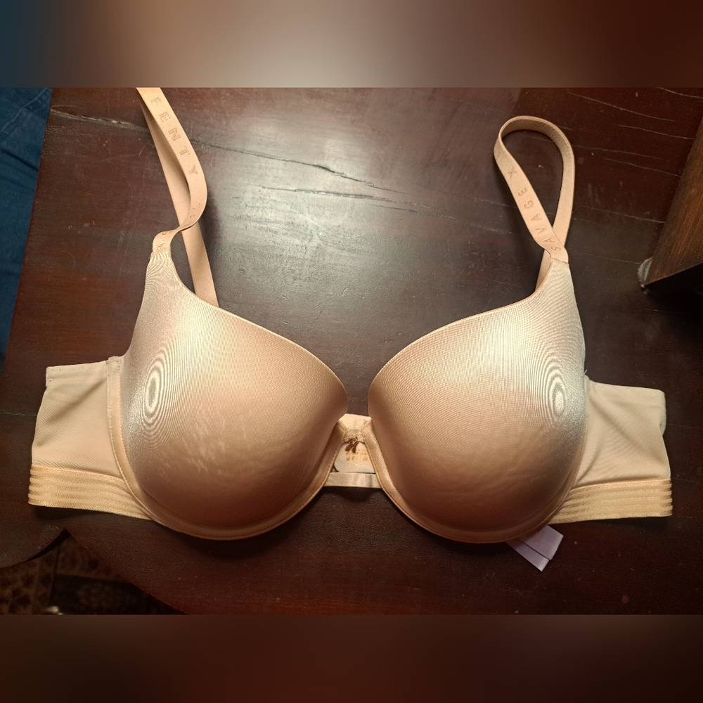 Core Microfiber Tshirt Bra. Size 38C. Color Honey Nude.